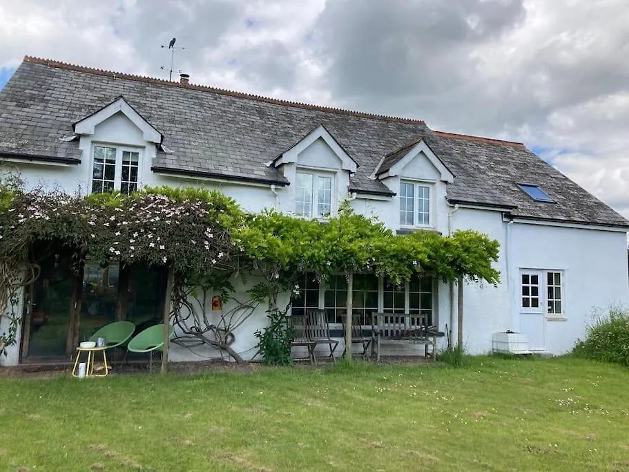 דירה אקסטר Rural Devon Retreat In Stunning Exe Valley.