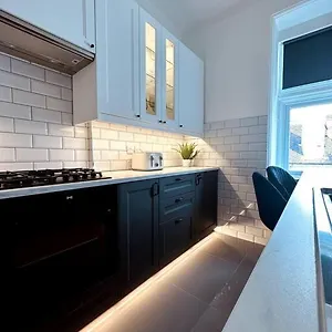 The Retreat - Large Luxury Apartment, Two Mins From Apartment Bournemouth